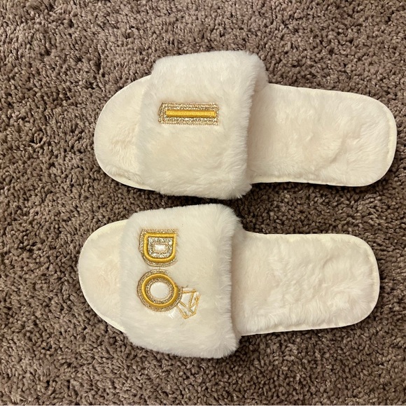 Bride Gift Set - Picture 3 of 8